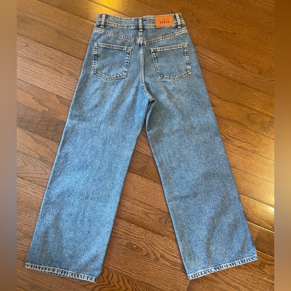 Sezane Le Crop Jean Denim. Size 36. Color: Denim Blue - Picture 8 of 11